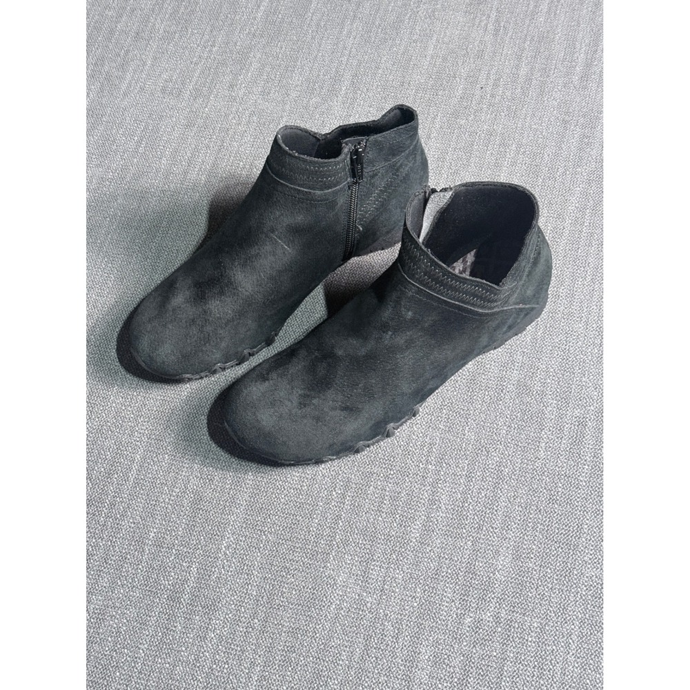Skechers Relaxed Fit Black Suede Ankle Boots 49603 BBK Womens 9